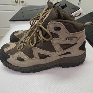 Columbia Men's Waterproof Hiking Shoes. Size 12 Wide